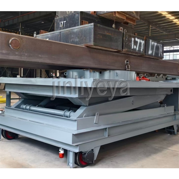 广西定制升降车（设备可移动，可升降、台面可旋转）